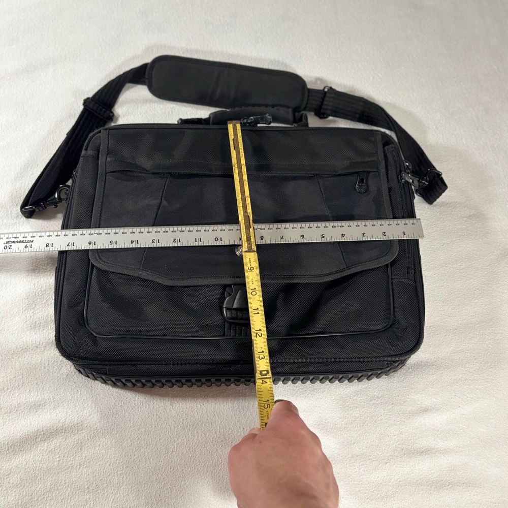 Targus Laptop Messenger Bag Unisex Medium Black Excellent Dome Protection System